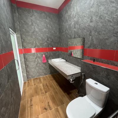Bathroom Guestroom 2